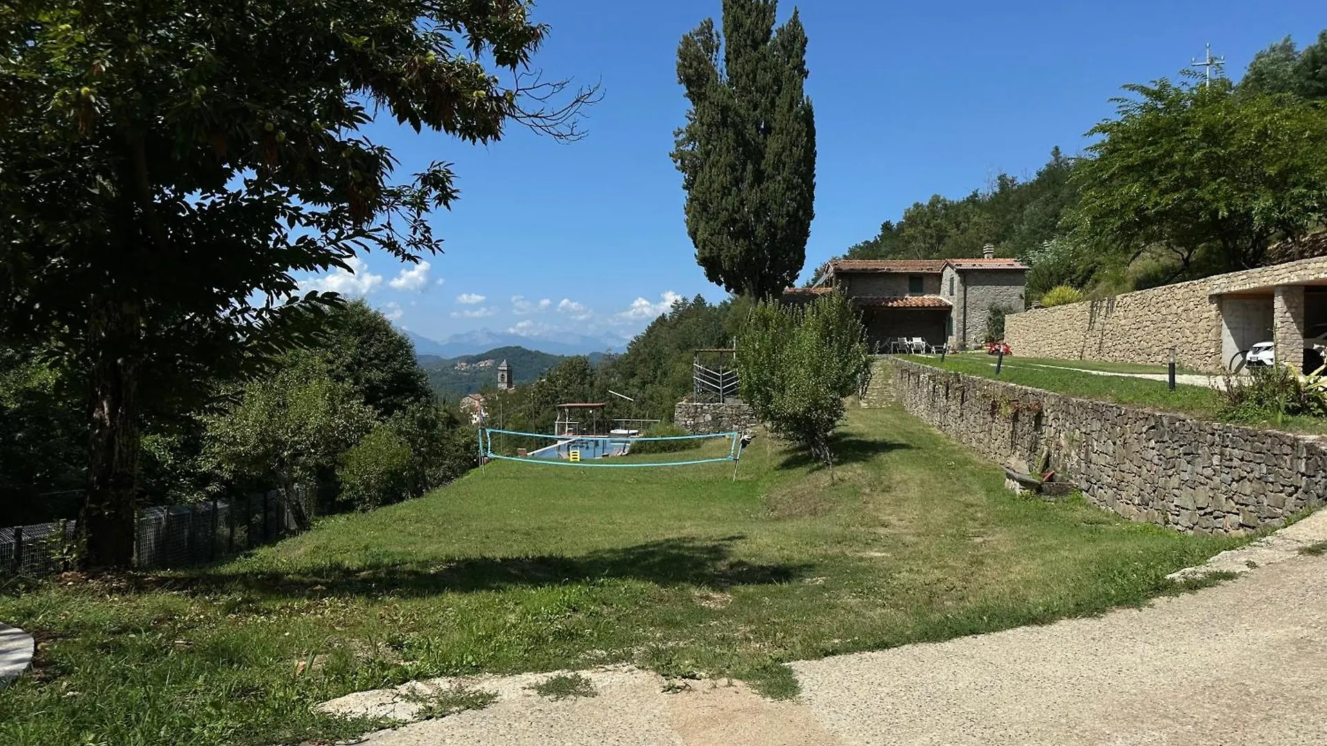 Metato Con Piscina E Giardino Villa Casabasciana Italy